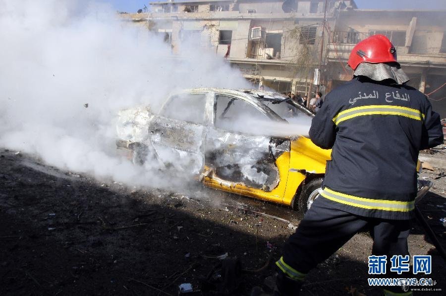 伊拉克一警察局外发生汽车炸弹爆炸袭击 3死57伤（高清组图）