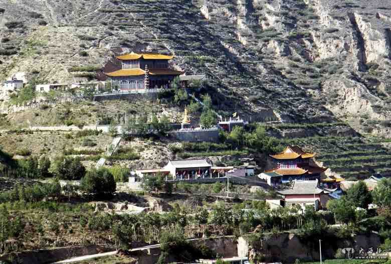 “九龙朝凤”圣地——扎麻隆凤凰山