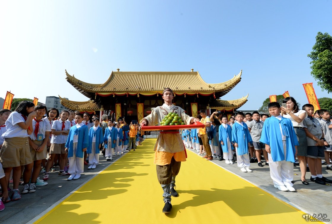 全国各地举行活动纪念孔子诞辰2566周年