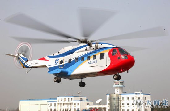 国产AC313直升机正在试飞