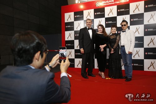 安利雅姿4度赞助釜山电影节 黄金面霜占领亚洲抗衰市场