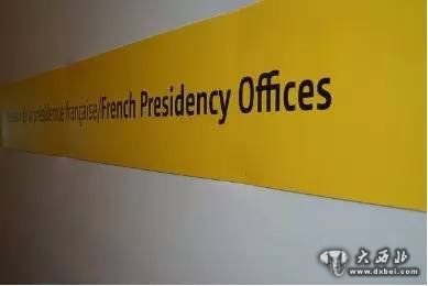 法国总统奥朗德在会场专门开设了办公室