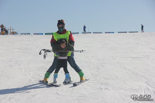 冰雪塔儿湾 追逐滑雪梦