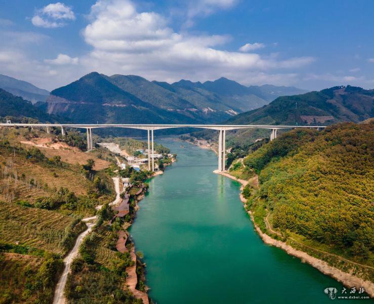 云南省16个州市全部通高速公路