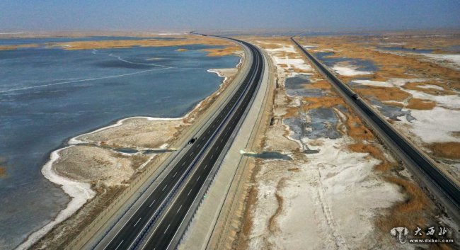 穿大漠、过戈壁、抵昆仑：新疆多条高速公路通车见证中国基建力量