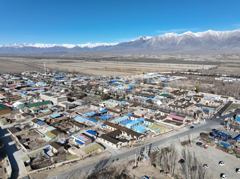 新疆博格达尔村：昔日